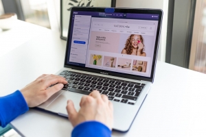 Top 7 eCommerce Website Platforms for Better Revenue?